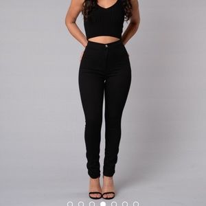 Fashion Nova Black High waisted jeans Size 5